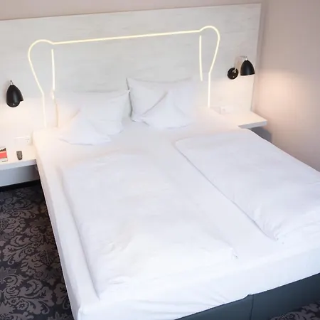 Parkhotel Schillerhain 4*