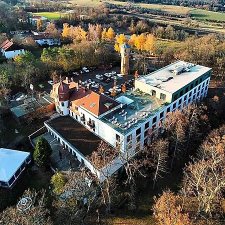 Parkhotel Schillerhain 4*