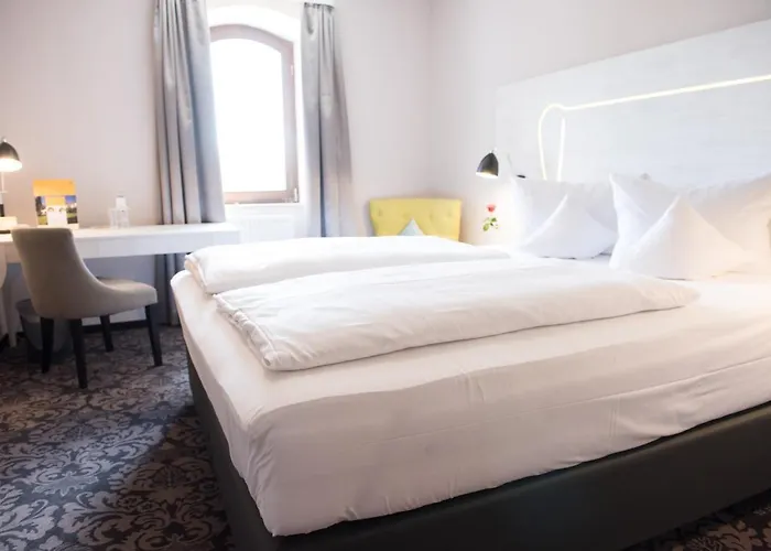 Parkhotel Schillerhain Szálloda