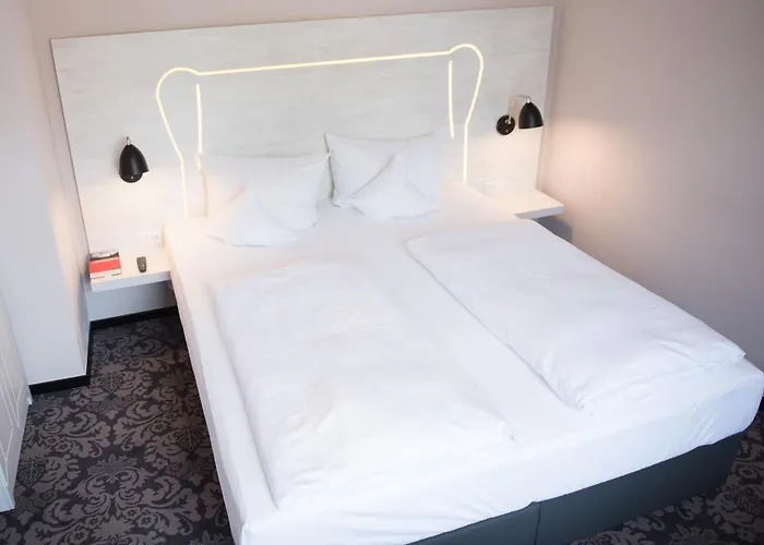 Parkhotel Schillerhain 4*