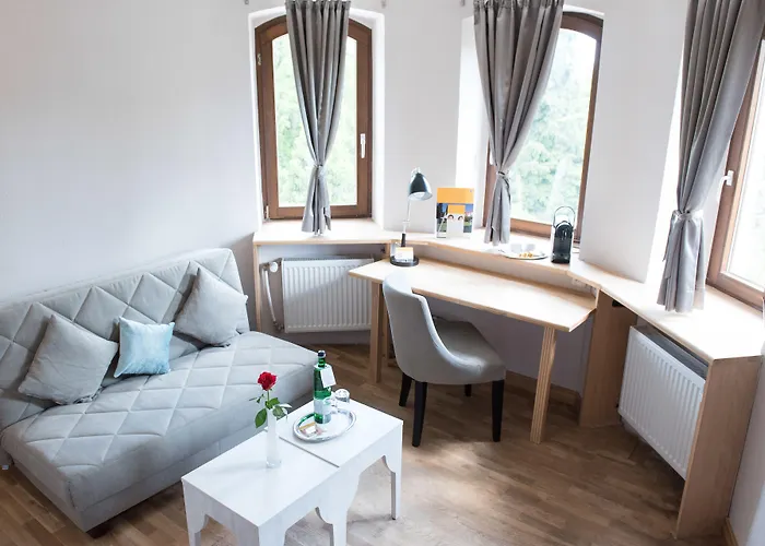 Parkhotel Schillerhain 호텔 켜휘하임볼란덴