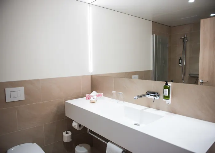 Parkhotel Schillerhain 호텔