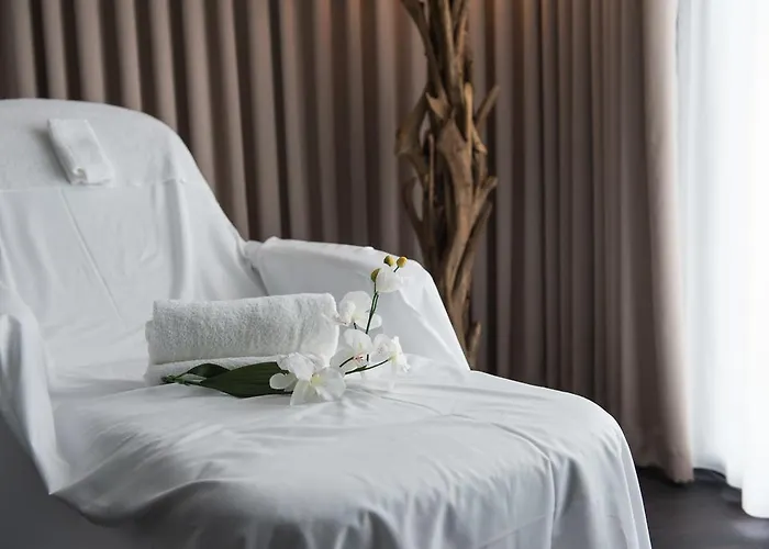 Parkhotel Schillerhain 호텔 켜휘하임볼란덴